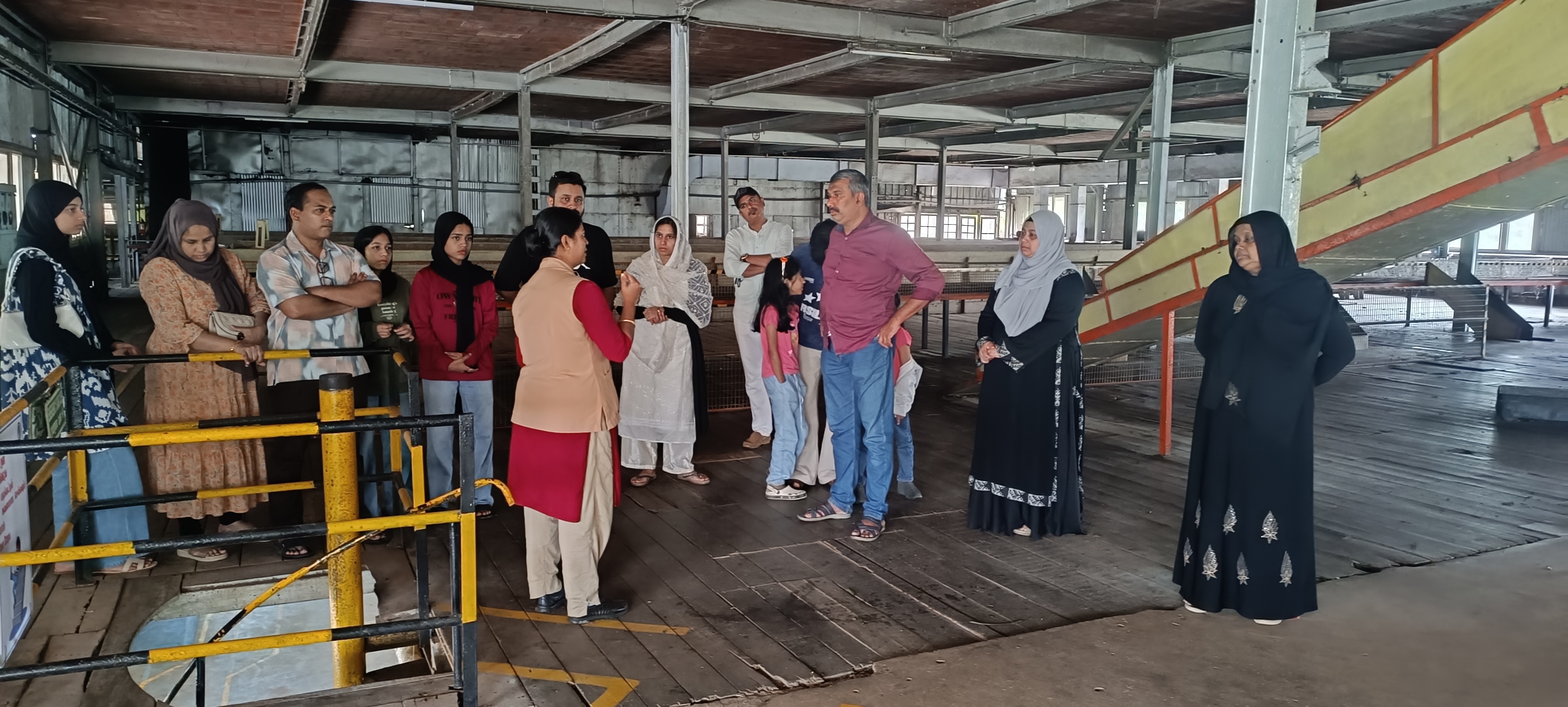 Guests visiting Wentworth Tea Factory at Cherambadi, Nilgiris